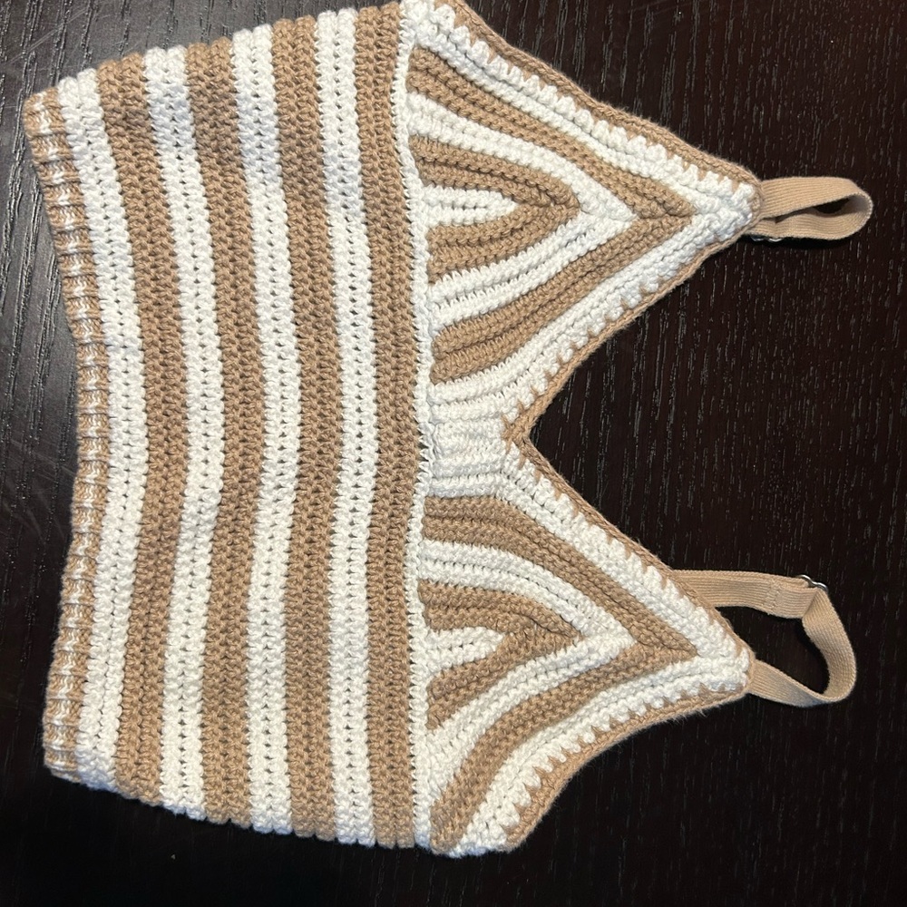 Hollister Cream and Tan Knit Crop Top
